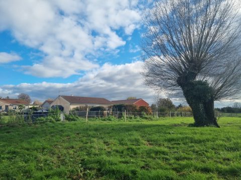 Terrain constructible à Préty