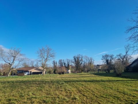 Terrain constructible à Manziat