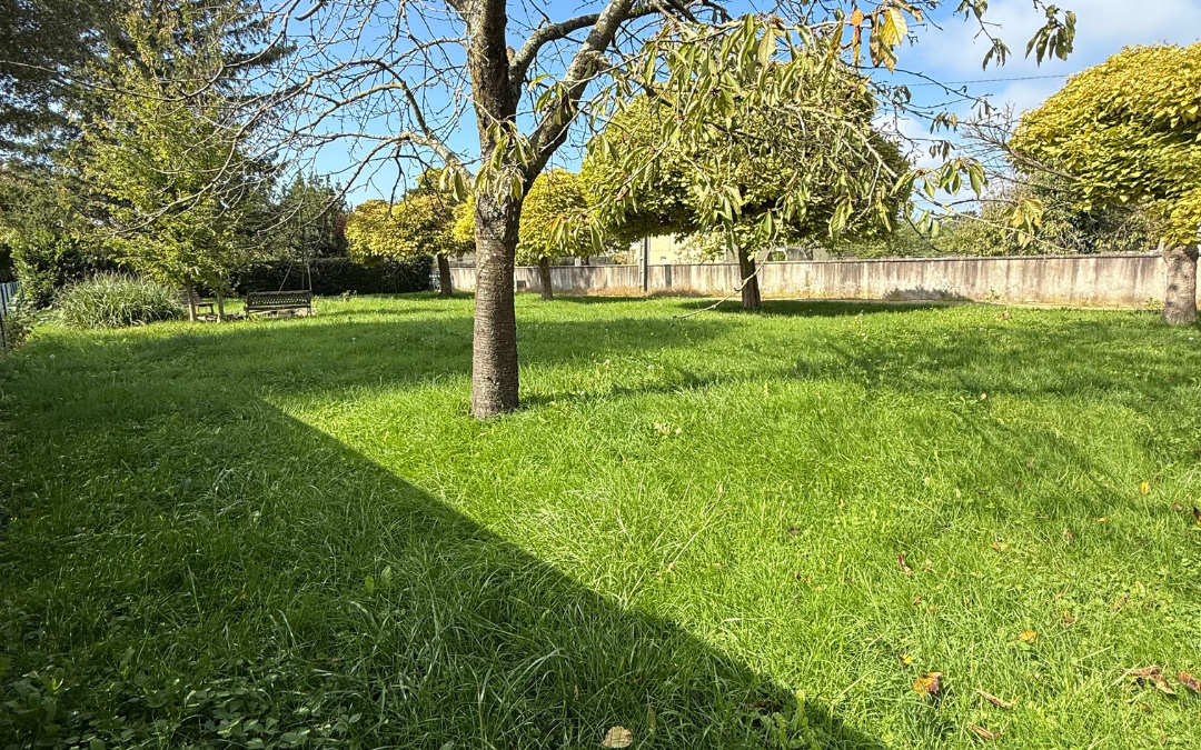 Terrain constructible à Crottet