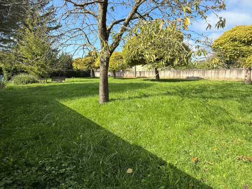 Terrain constructible à Crottet