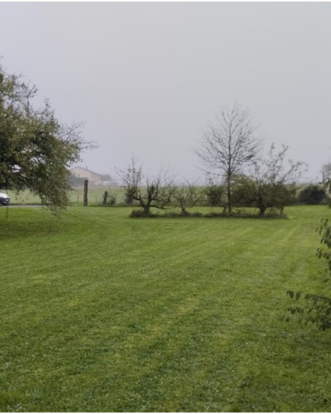 Terrain constructible à Igé