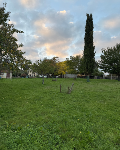Terrain constructible à Jalogny