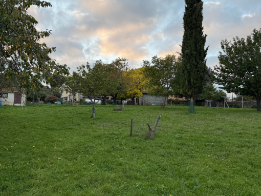 Terrain constructible à Jalogny