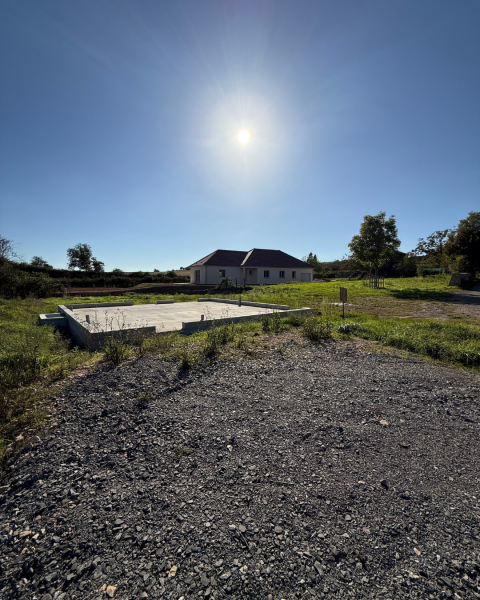 Terrain constructible à Massilly