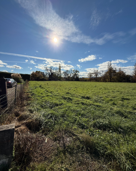 Terrain constructible à Crottet