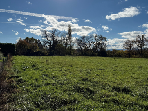 Terrain constructible à Crottet